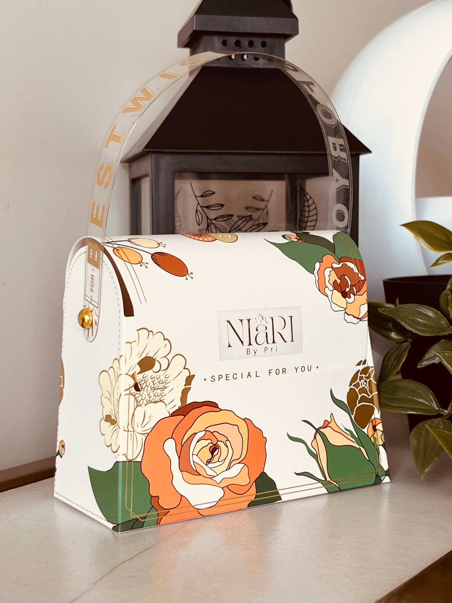 FESTIVE GIFT HAMPERS