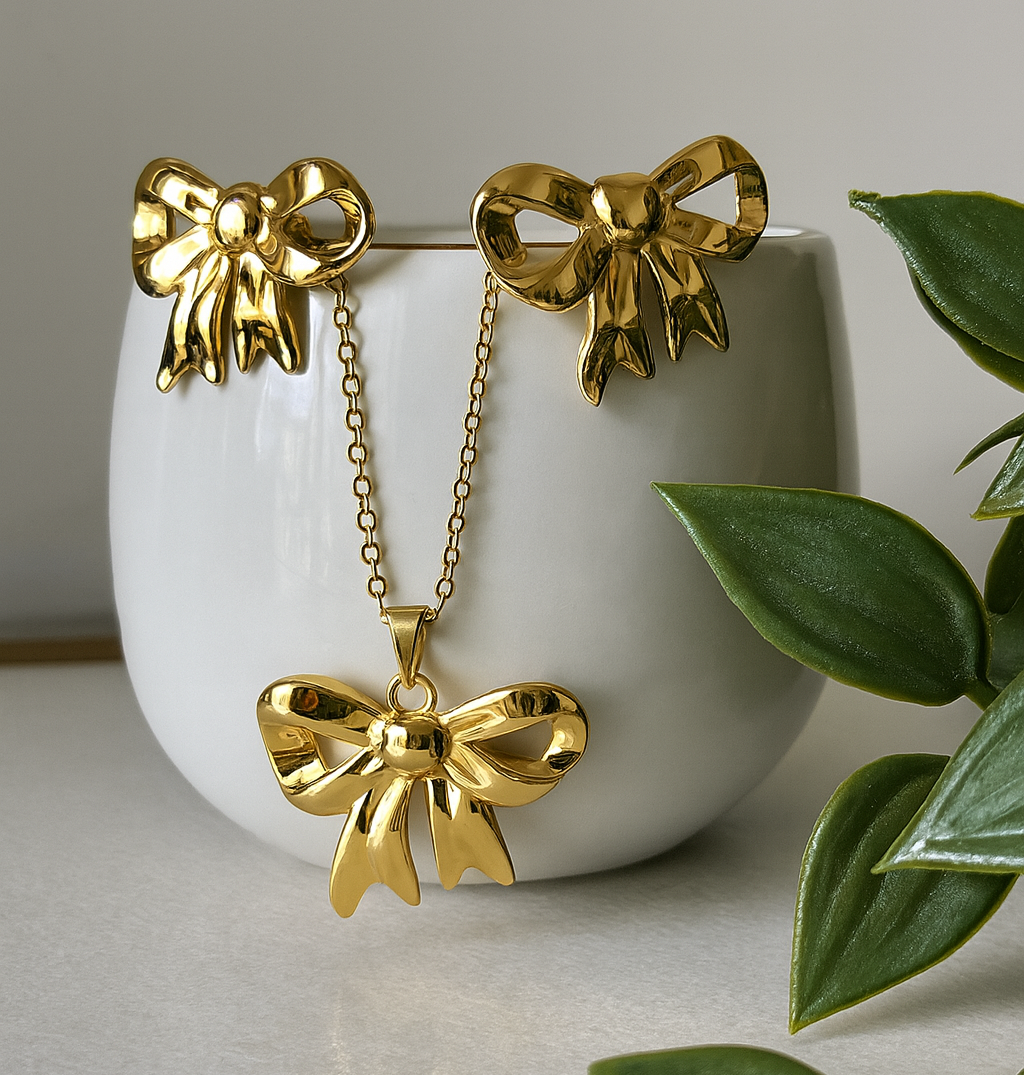 Gold Toned Bow Necklace & Stud Earrings Set