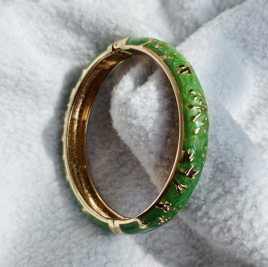 Green Elegant Floral Meenakari Enamel Bangle With Golden Floral Detailing